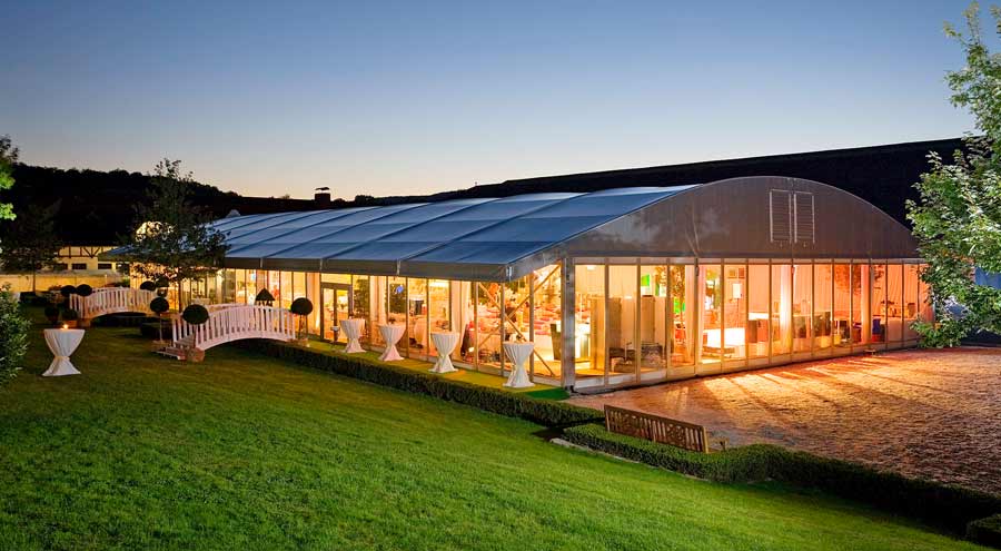 Beleuchtetes Zelt von LEUBE