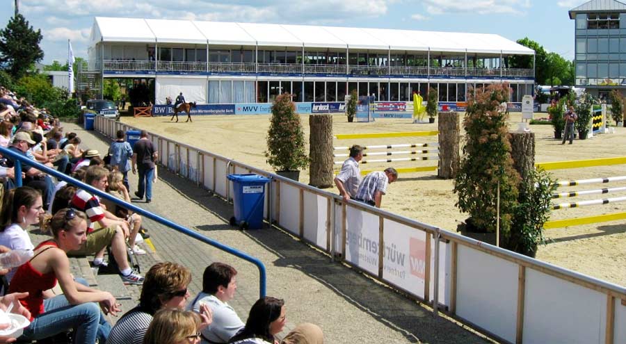 Mehrstöckiges Zelt von Leube