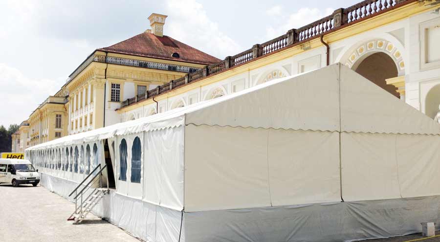 Erhöhte Zeltanlage von LEUBE