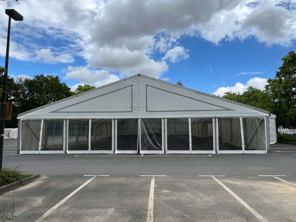 Großzelt von LEUBE fürs BGB Schulfest