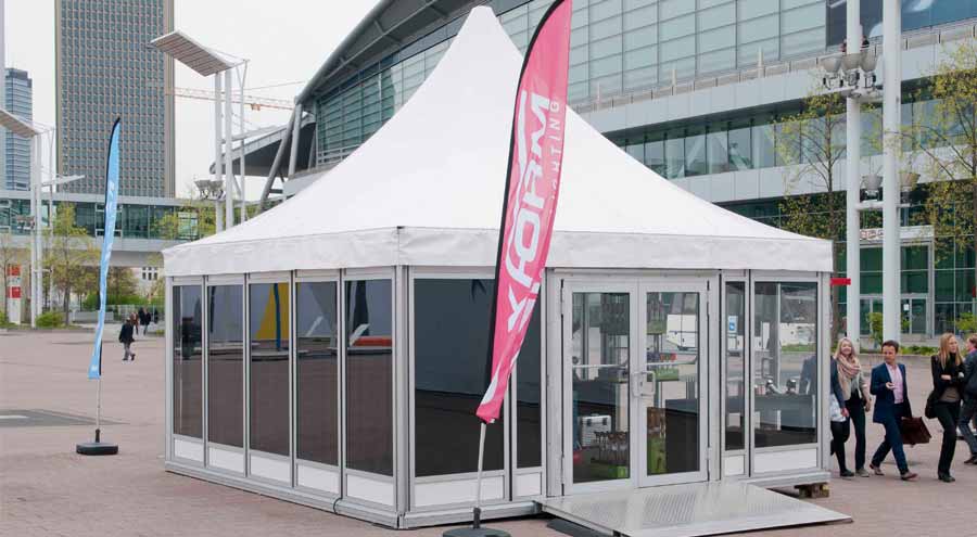 Pagodenzelt mit Glasteilen von LEUBE