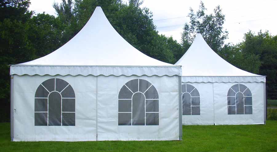 Pagodenzelte mit Fenstern