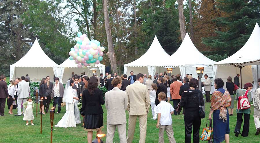 Pagodenzelte von LEUBE bei Hochzeit